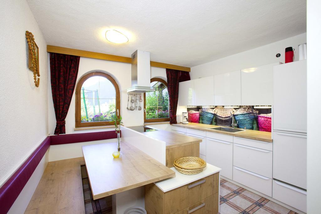 Familienferienhaus Florentine Längenfeld Esterno foto